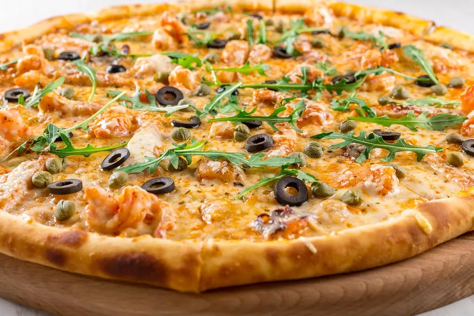 Fina pizza, grad Mostar u Bosni 